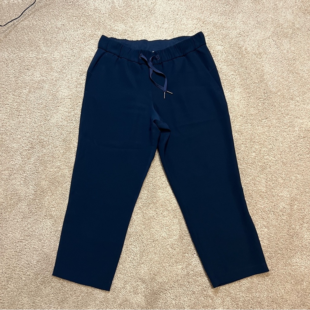 Women’s Lululemon On The Fly Cropped Pants Size 8